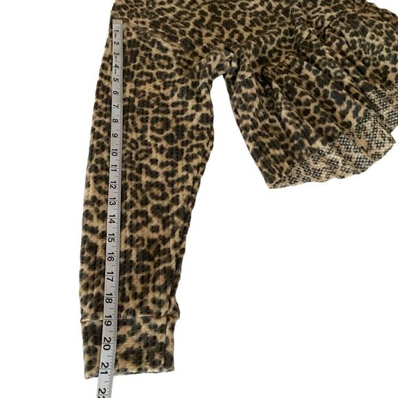 La La Land Top Crop Knit Pullover Crew Neck Black Tan Leopard Ruffled Hem Small - Picture 7 of 9
